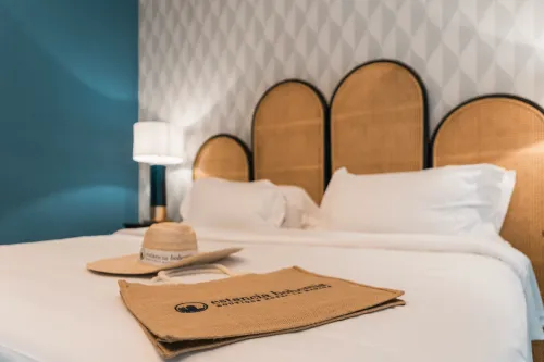 Cama y sombrero