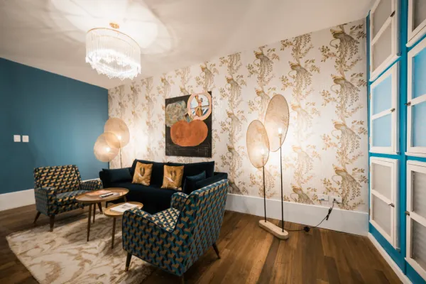 Salon Suite