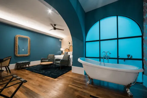 Cama y baño