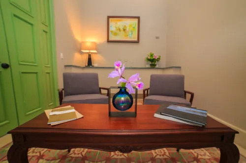 Junior Suite 2 - Living Area