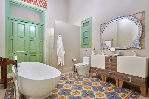 Suite 1 - Bathroom